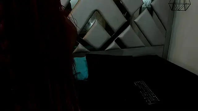 Snapshot of Nahomi-Hill chatting on September 8, 2025, 9:58 pm Nahomi-Hill online show from September 8, 2025, 9:58 pm