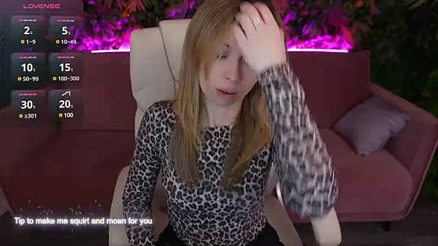 MayaRayy online show from February 21, 2025, 5:09 pm