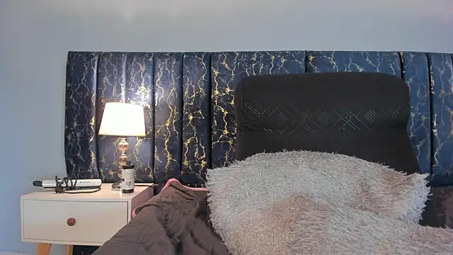 Snapshot of Sophia_Lemos chatting on December 17, 2025, 1:50 pm Sophia Lemos online show from December 17, 2025, 1:50 pm