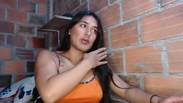 Snapshot of _karolxxx_ chatting on February 12, 2025, 2:32 pm karolxxx online show from February 12, 2025, 2:32 pm