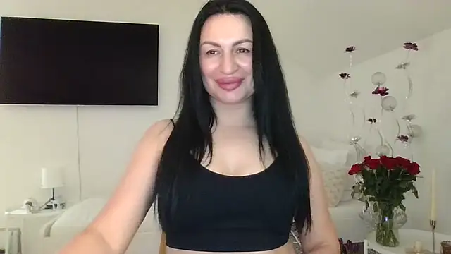 Snapshot of Helena7077 chatting on February 18, 2025, 10:58 pm Helena7077 online show from February 18, 2025, 10:58 pm