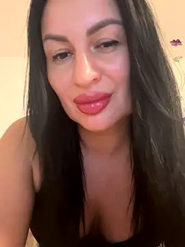 Snapshot of Helena7077 chatting on September 23, 2025, 8:56 pm Helena7077 online show from September 23, 2025, 8:56 pm