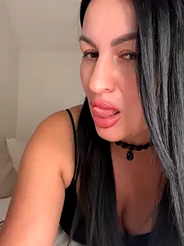 Snapshot of Helena7077 chatting on October 23, 2025, 10:19 pm Helena7077 online show from October 23, 2025, 10:19 pm