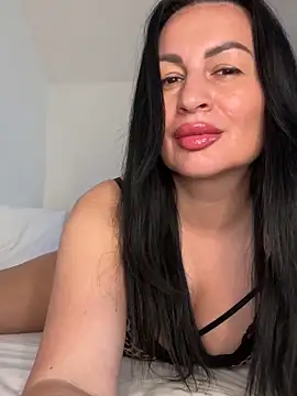 Helena7077 online show from April 23, 2026, 11:20 am