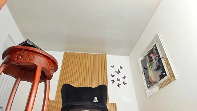 nathaly sara  online show from October 24, 2025, 3:14 am