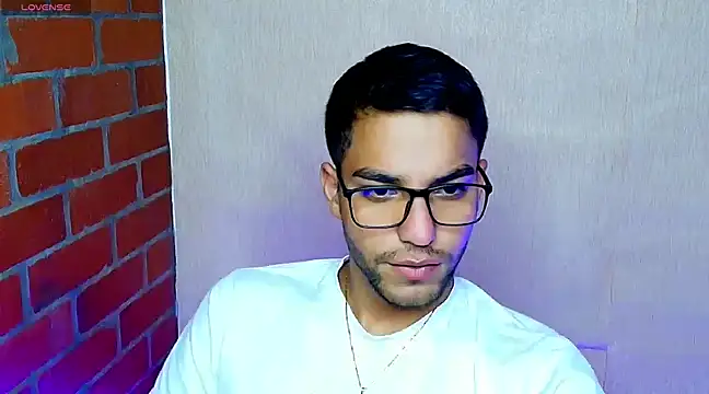 Leandro valenzuela online show from March 7, 2025, 4:57 am