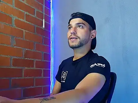 Leandro valenzuela online show from October 24, 2025, 10:17 pm