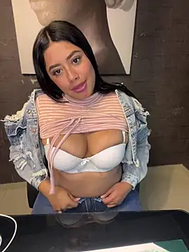 ElaaPerez online show from September 19, 2025, 7:58 pm