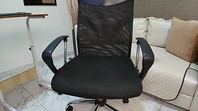 Snapshot of Jhonatan_Morales_S chatting on December 7, 2024, 1:03 am Jhonatan Morales S online show from December 7, 2024, 1:03 am