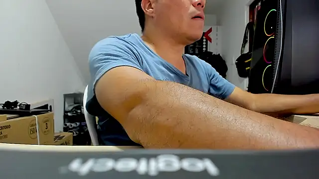 Snapshot of Jhonatan_Morales_S chatting on October 17, 2025, 4:15 am Jhonatan Morales S online show from October 17, 2025, 4:15 am