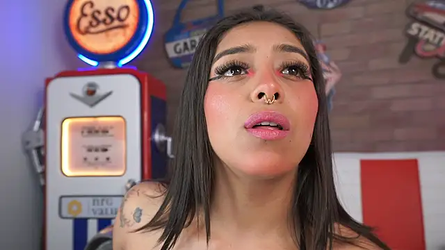 miss collins online show from April 9, 2026, 6:02 pm