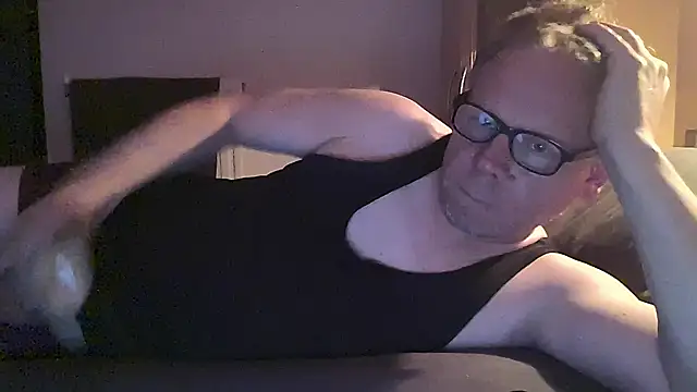 Snapshot of kinkyslet8 chatting on September 25, 2025, 6:33 pm kinkyslet8 online show from September 25, 2025, 6:33 pm