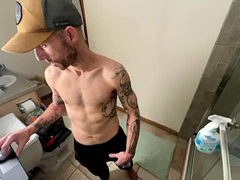 Snapshot of RuffClvb chatting on December 8, 2024, 2:18 am RuffClvb online show from December 8, 2024, 2:18 am