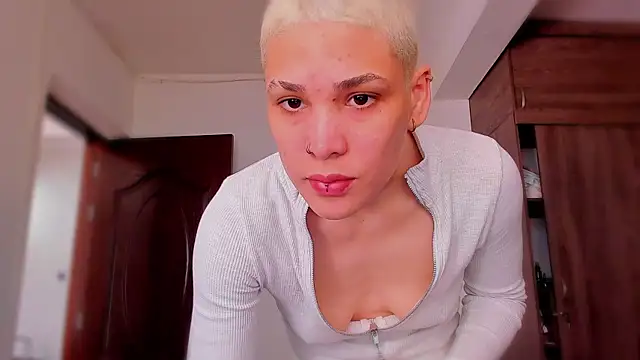 Snapshot of Charlee_pink chatting on February 17, 2026, 5:30 pm Charlee pink online show from February 17, 2026, 5:30 pm