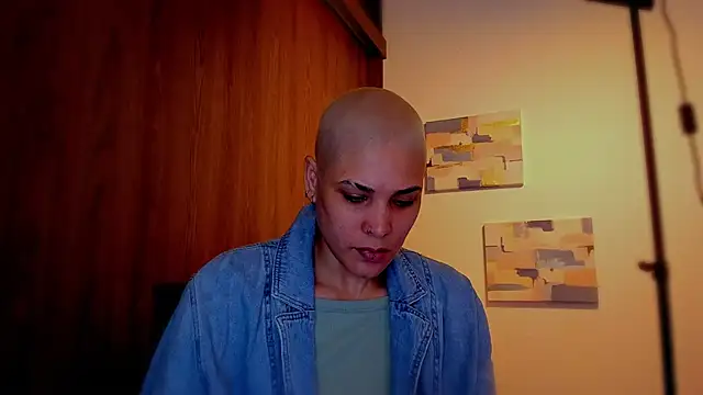Snapshot of Charlee_pink chatting on March 9, 2026, 7:07 pm Charlee pink online show from March 9, 2026, 7:07 pm