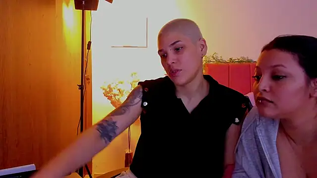 Snapshot of Charlee_pink chatting on March 22, 2026, 8:29 am Charlee pink online show from March 22, 2026, 8:29 am