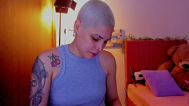 Snapshot of Charlee_pink chatting on March 26, 2026, 5:46 am Charlee pink online show from March 26, 2026, 5:46 am
