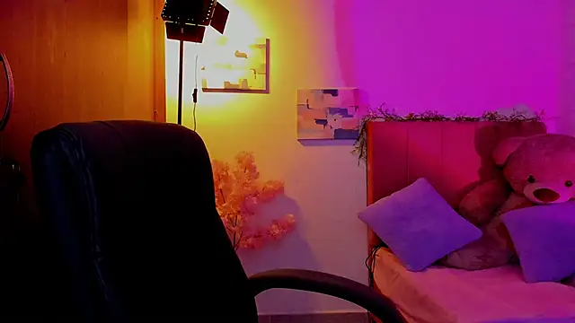 Snapshot of Charlee_pink chatting on March 27, 2026, 9:58 pm Charlee pink online show from March 27, 2026, 9:58 pm