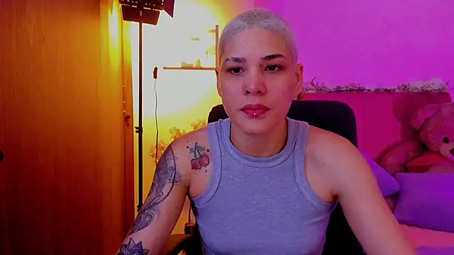 Snapshot of Charlee_pink chatting on March 29, 2026, 3:23 pm Charlee pink online show from March 29, 2026, 3:23 pm