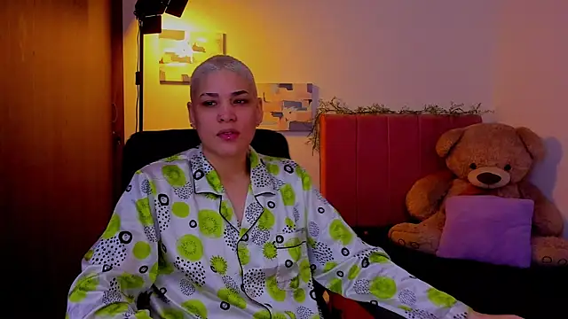 Snapshot of Charlee_pink chatting on April 4, 2026, 1:41 pm Charlee pink online show from April 4, 2026, 1:41 pm