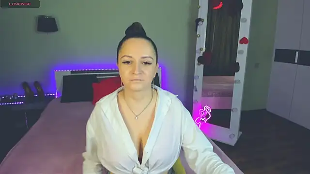 AngellLika online show from November 16, 2025, 5:13 am