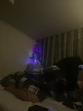 Kisasex1010 online show from December 18, 2025, 9:32 pm