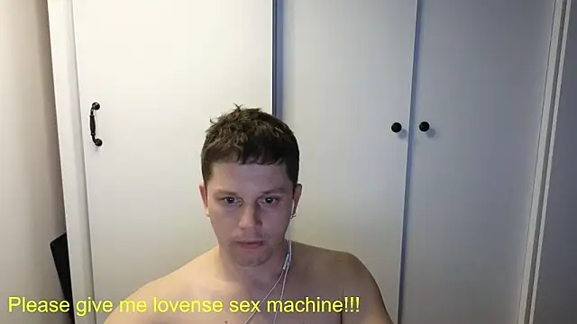 Snapshot of BigL0ve chatting on April 18, 2026, 2:43 pm BigL0ve online show from April 18, 2026, 2:43 pm