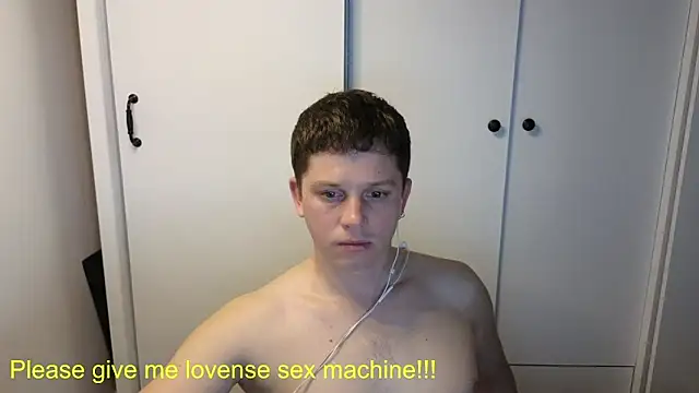 Snapshot of BigL0ve chatting on May 5, 2026, 2:25 pm BigL0ve online show from May 5, 2026, 2:25 pm