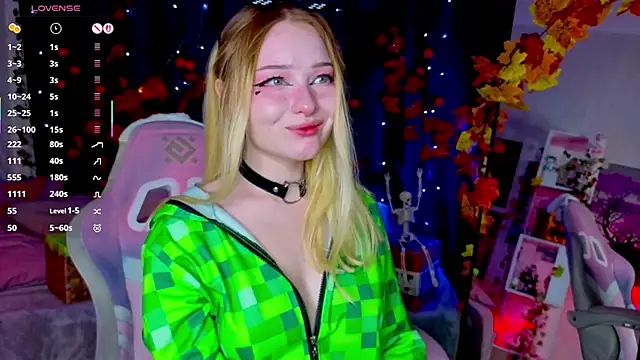 ElswythCovil online show from October 29, 2025, 4:04 am