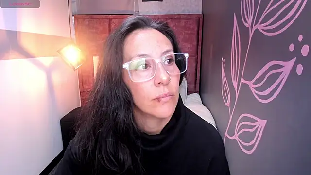 Snapshot of Abrillee1 chatting on November 8, 2025, 11:43 am Abrillee1 online show from November 8, 2025, 11:43 am