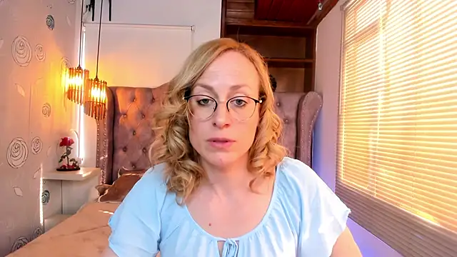 Snapshot of SammySanders chatting on January 7, 2025, 9:03 pm SammySanders online show from January 7, 2025, 9:03 pm