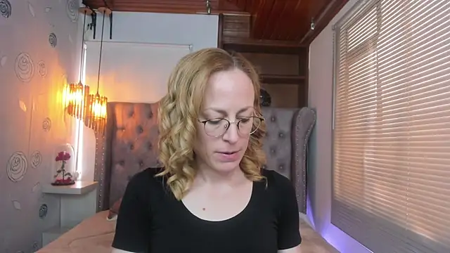 Snapshot of SammySanders chatting on March 4, 2025, 5:03 pm SammySanders online show from March 4, 2025, 5:03 pm