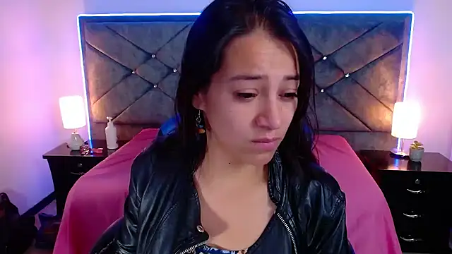 Snapshot of Julietacollins06 chatting on November 18, 2025, 1:04 pm Julietacollins06 online show from November 18, 2025, 1:04 pm