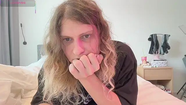 Alice Pinkhead online show from November 14, 2025, 6:23 am