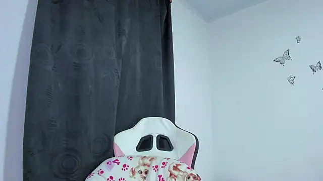 SophieWoods  online show from March 20, 2025, 1:46 am
