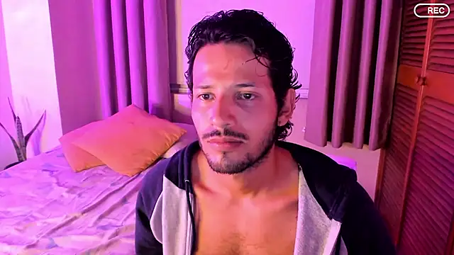 Snapshot of Nicholasrodrii chatting on December 20, 2025, 1:02 am Nicholasrodrii online show from December 20, 2025, 1:02 am