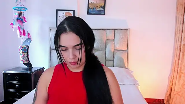 brianaGuzman online show from April 15, 2026, 6:15 pm