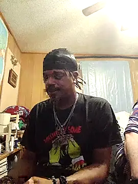 AwakendLoyal online show from May 28, 2026, 2:09 am