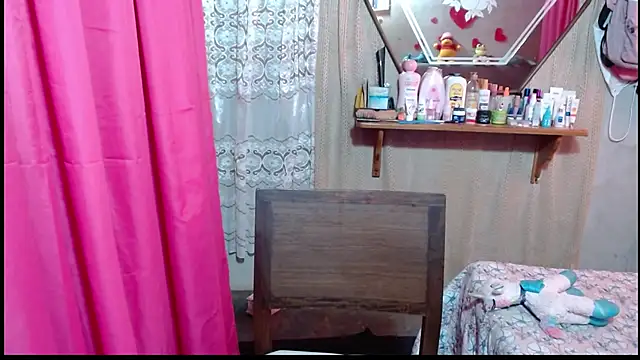 Lunawillis online show from February 24, 2026, 6:28 pm