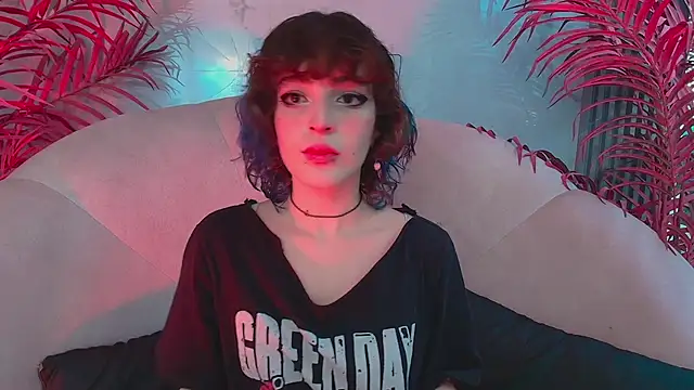 Snapshot of EvaHalsey chatting on November 6, 2025, 7:59 pm EvaHalsey online show from November 6, 2025, 7:59 pm