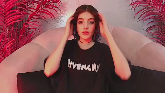 Snapshot of EvaHalsey chatting on November 21, 2025, 7:56 pm EvaHalsey online show from November 21, 2025, 7:56 pm