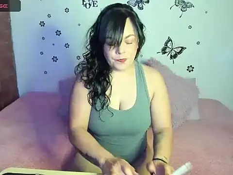 Snapshot of MIA_BIANCCO chatting on December 14, 2024, 12:44 am MIA BIANCCO online show from December 14, 2024, 12:44 am