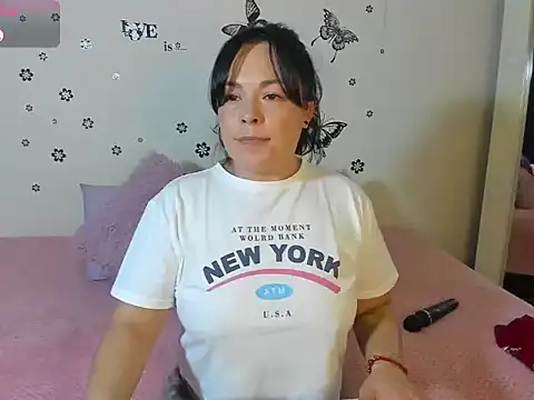 Snapshot of MIA_BIANCCO chatting on January 27, 2025, 2:20 am MIA BIANCCO online show from January 27, 2025, 2:20 am