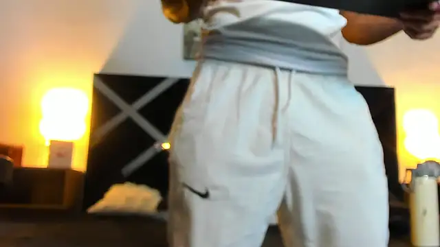 nakedfoam1 online show from April 25, 2026, 3:31 am