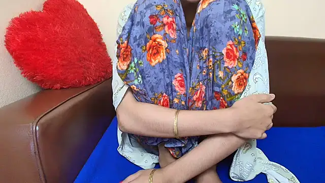 Snapshot of Srabontii chatting on November 9, 2025, 9:51 am Srabontii online show from November 9, 2025, 9:51 am