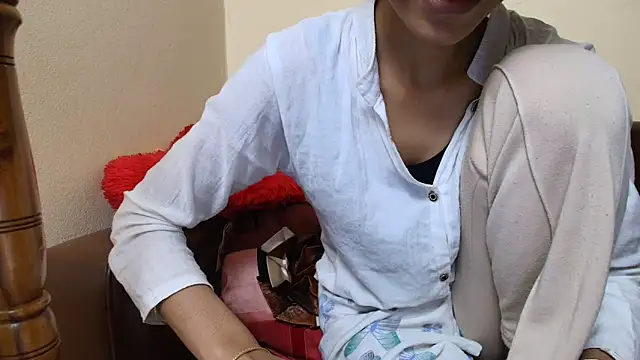 Snapshot of Srabontii chatting on November 17, 2025, 5:02 am Srabontii online show from November 17, 2025, 5:02 am