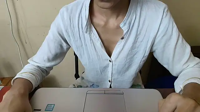 Snapshot of Srabontii chatting on November 23, 2025, 9:31 am Srabontii online show from November 23, 2025, 9:31 am