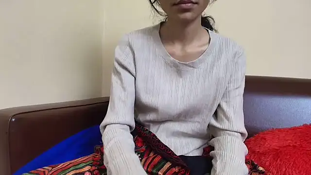 Snapshot of Srabontii chatting on November 26, 2025, 8:32 pm Srabontii online show from November 26, 2025, 8:32 pm