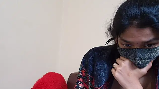 Snapshot of Srabontii chatting on November 29, 2025, 11:19 pm Srabontii online show from November 29, 2025, 11:19 pm