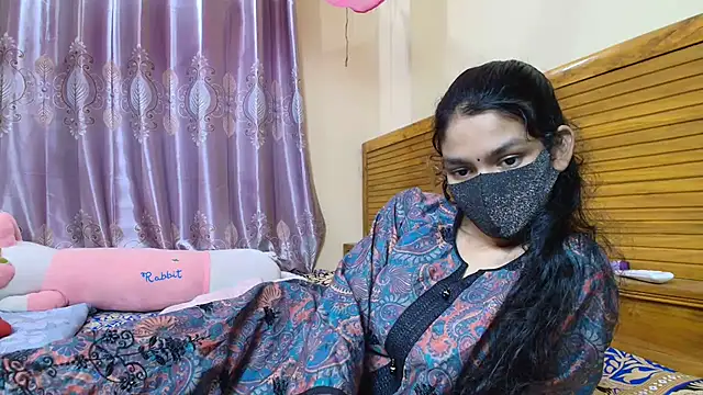 Snapshot of Srabontii chatting on November 30, 2025, 11:25 am Srabontii online show from November 30, 2025, 11:25 am